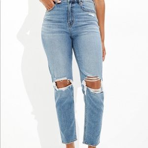 AE ripped Mom Jean